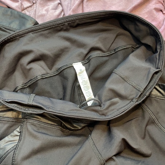 Lululemon Chase Me Crop II mesh pocketed leggings reflective - Picture 8 of 8